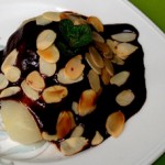 اجاص بالشكلاطة